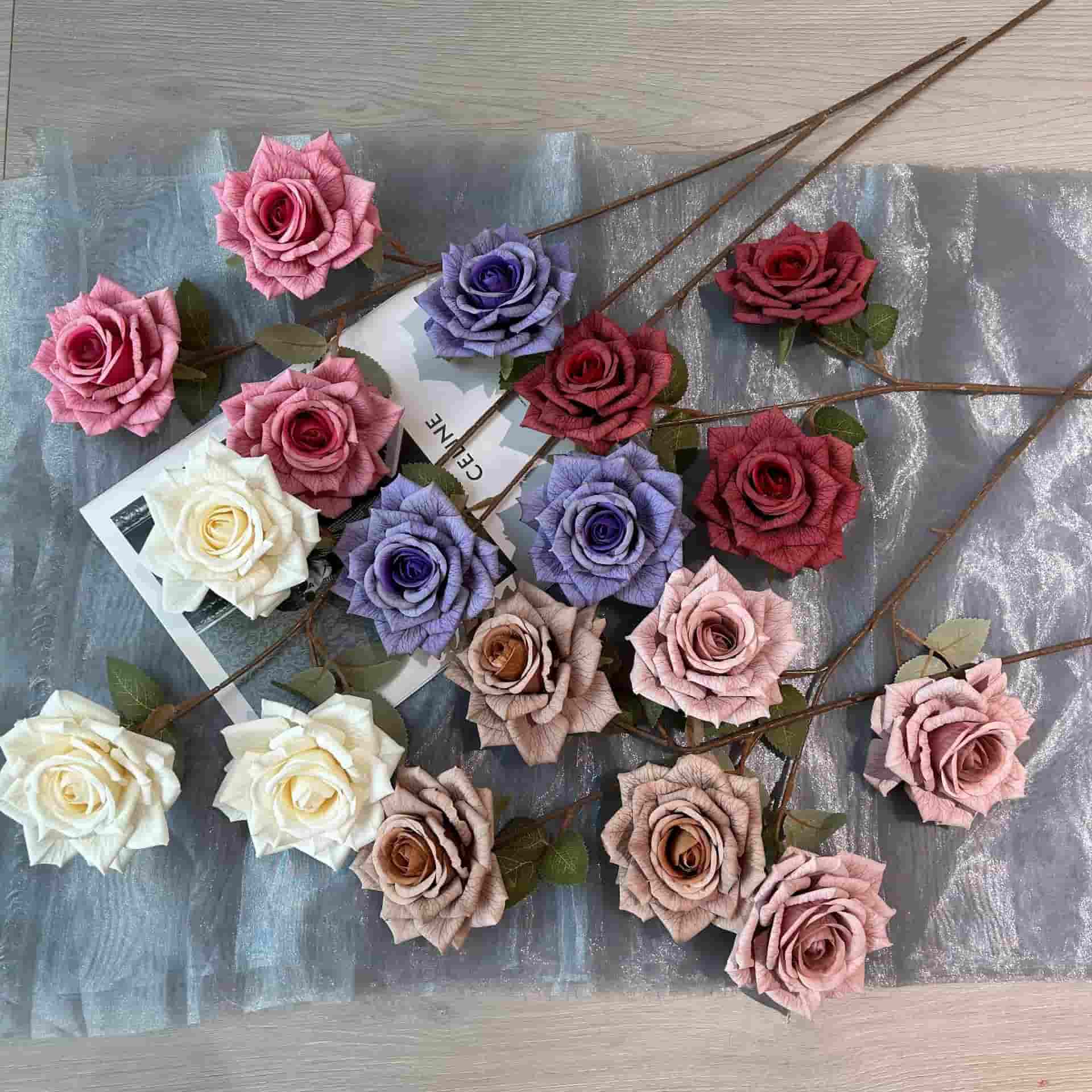 3 heads vantage rose