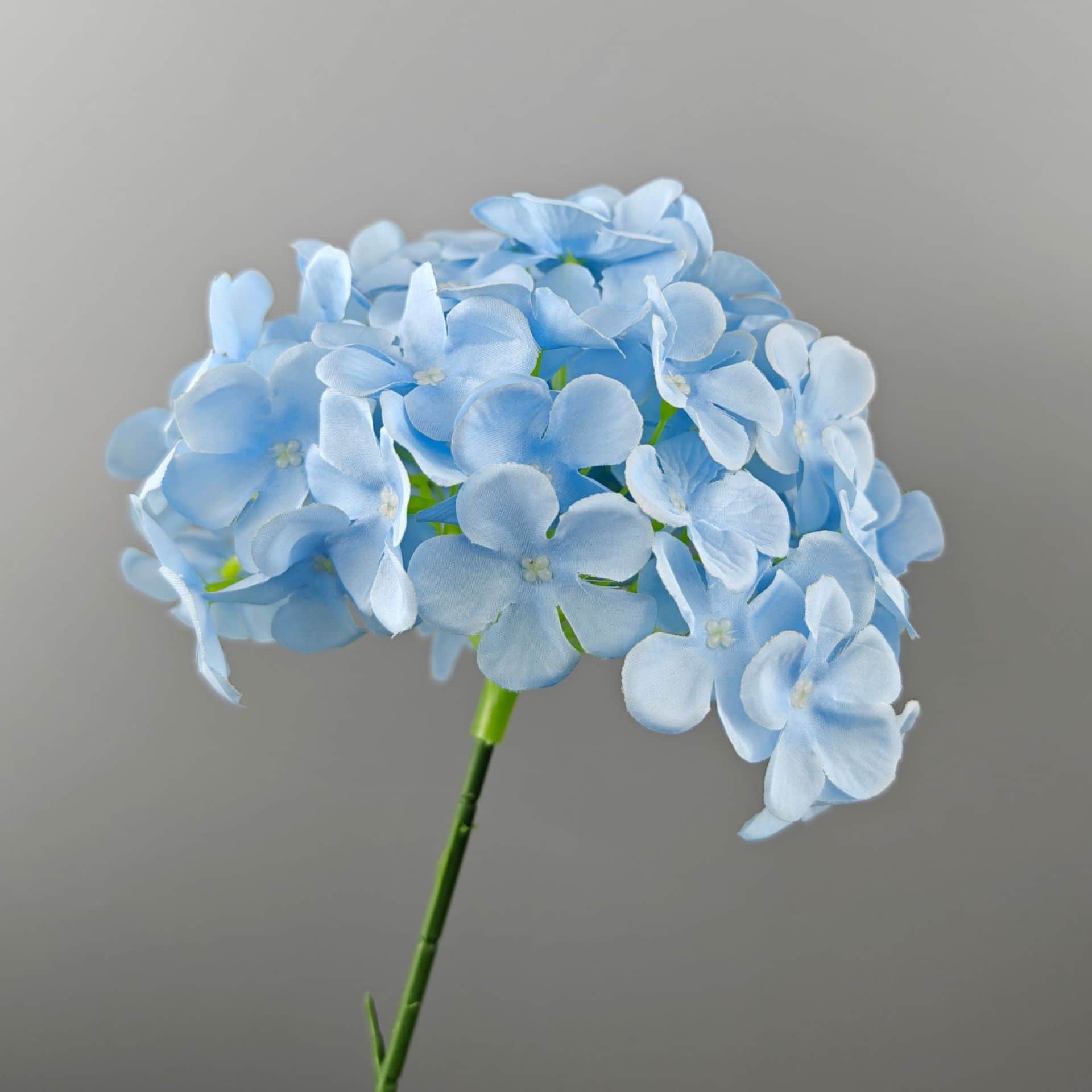 Blue artificial flowers wedding flowers arrangement