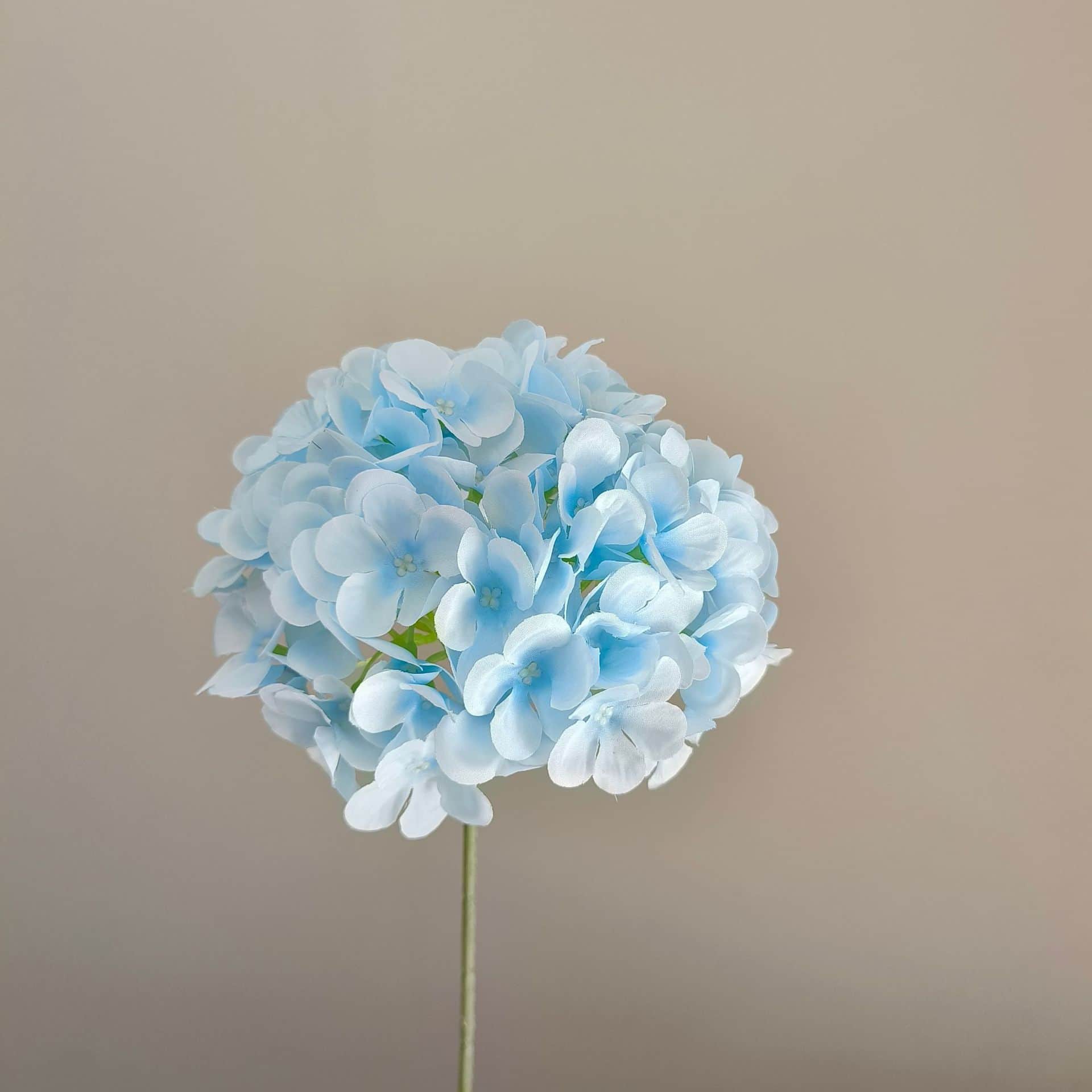 Blue artificial flowers wedding flowers arrangement