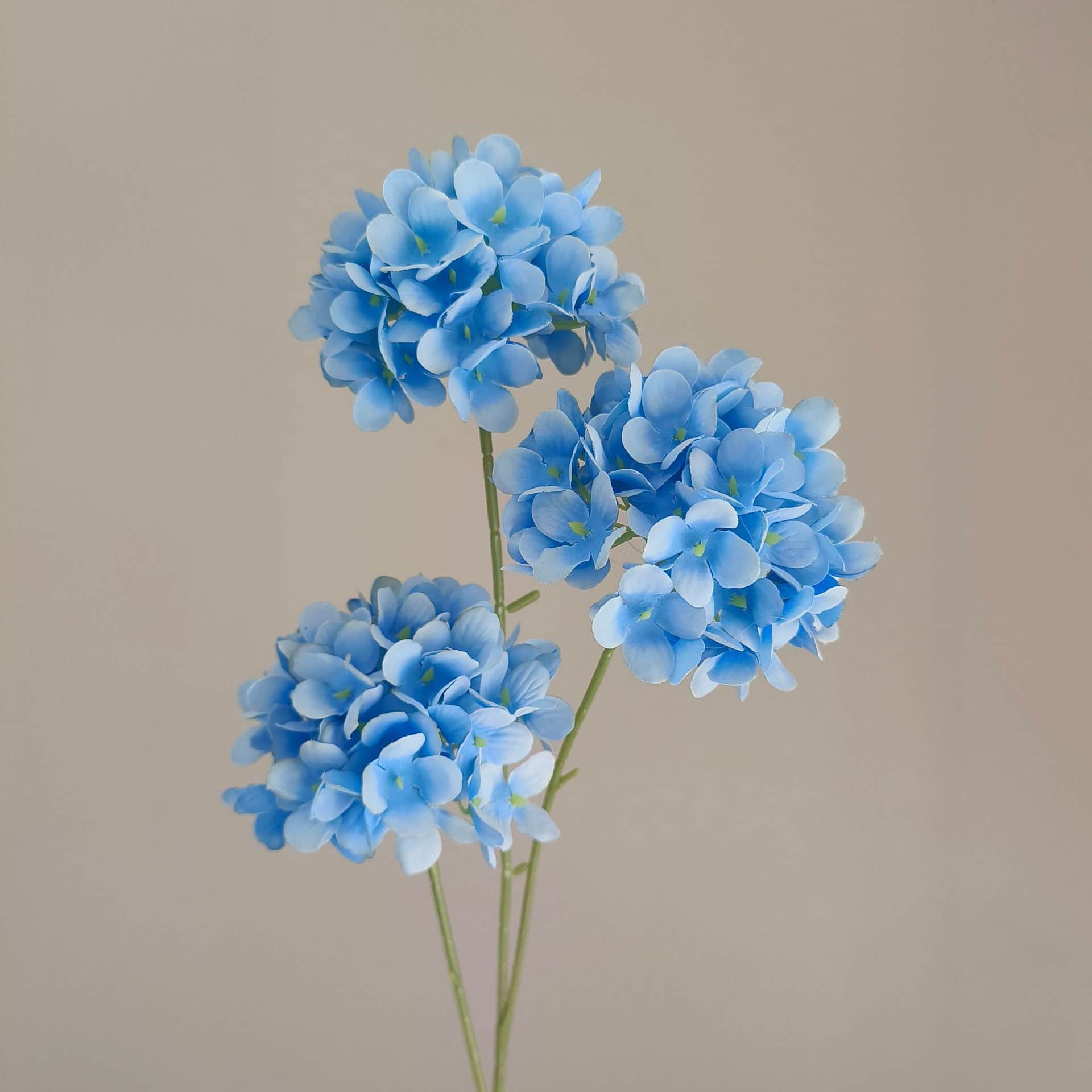 Blue artificial flowers wedding flowers arrangement