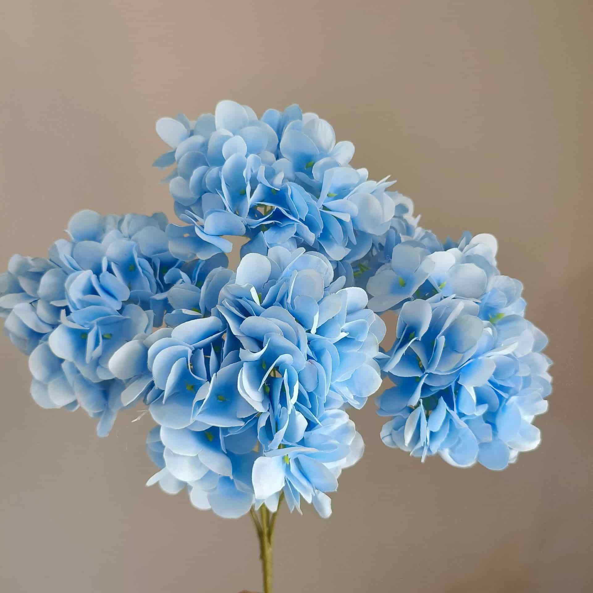 Blue artificial flowers wedding flowers arrangement