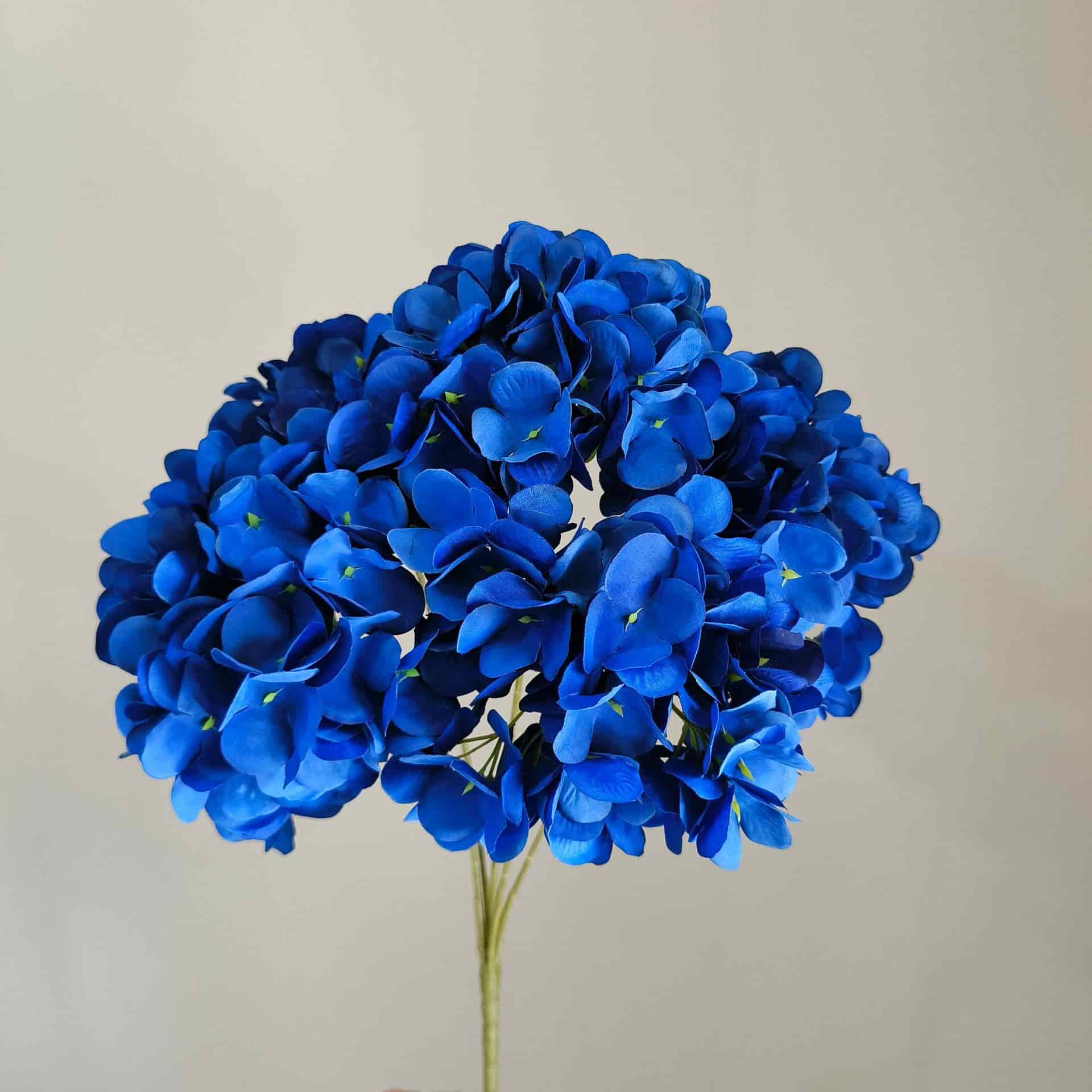 Blue artificial flowers wedding flowers arrangement
