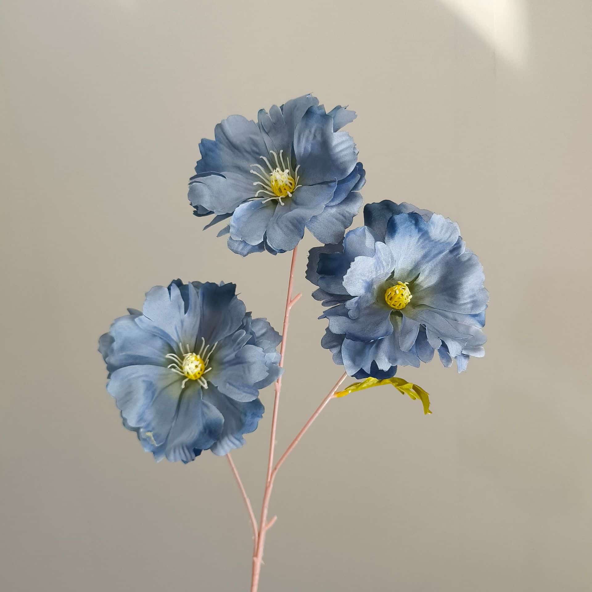 Blue artificial flowers wedding flowers arrangement