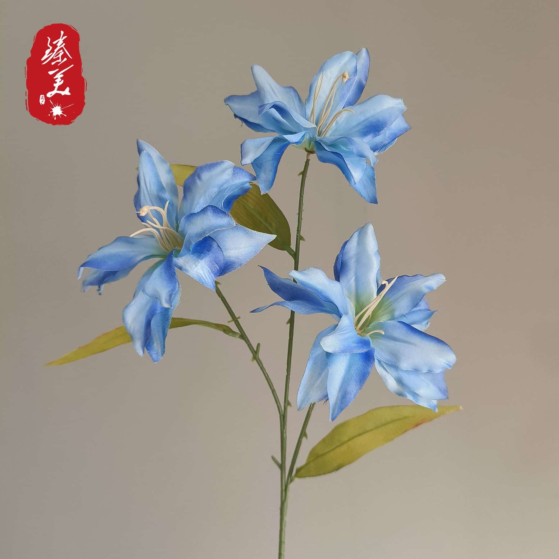 Blue artificial flowers wedding flowers arrangement